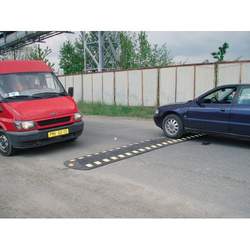 Univerzalni prag za upočasnitev hitrosti - stranski del tip 4941